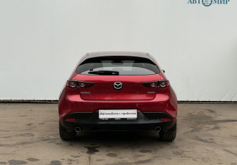 Подержанный автомобиль Mazda 3 Hatchback 2019 года (6 фото)