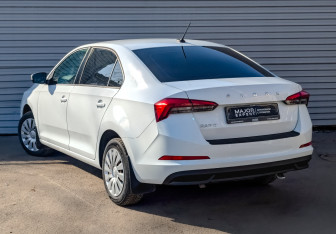 Подержанный автомобиль Skoda Rapid Liftback 2021 года (7 фото)