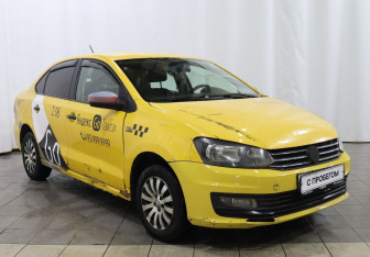 Подержанный автомобиль Volkswagen Polo Sedan 2017 года (3 фото)