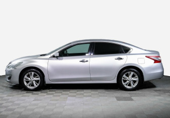 Подержанный автомобиль Nissan Teana 2015 года (3 фото)