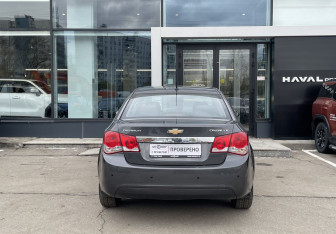 Подержанный автомобиль Chevrolet Cruze Sedan 2012 года (6 фото)
