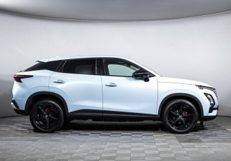 Подержанный автомобиль Omoda C5 2023 года (4 фото)