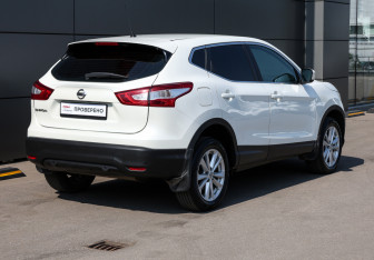 Подержанный автомобиль Nissan Qashqai 2014 года (5 фото)