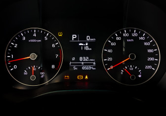 Подержанный автомобиль Kia Rio Hatchback 2021 года (13 фото)