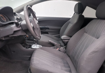 Подержанный автомобиль Opel Corsa 2007 года (10 фото)