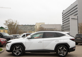 Подержанный автомобиль Hyundai Tucson 2022 года (6 фото)