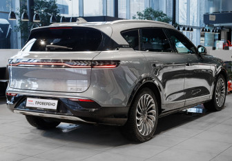 Подержанный автомобиль Voyah Free 2022 года (4 фото)