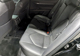 Подержанный автомобиль Toyota Camry Sedan 2021 года (16 фото)