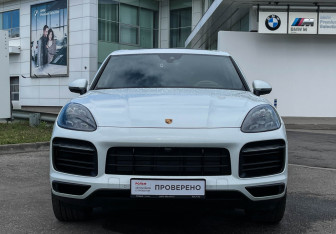 Подержанный автомобиль Porsche Cayenne 2020 года (2 фото)