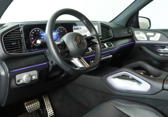 Подержанный автомобиль Mercedes-Benz GLE 2025 года (13 фото)
