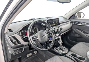 Подержанный автомобиль Kia Seltos 2021 года (16 фото)