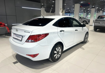 Подержанный автомобиль Hyundai Solaris Sedan 2014 года (4 фото)