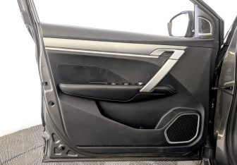 Подержанный автомобиль Geely Coolray 2022 года (19 фото)