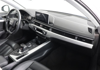 Подержанный автомобиль Audi A4 Sedan 2018 года (6 фото)