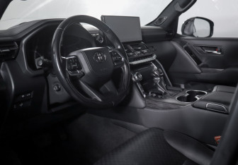 Подержанный автомобиль Toyota Land Cruiser Suv 2021 года (14 фото)