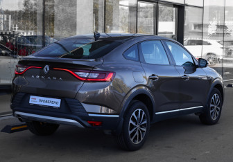 Подержанный автомобиль Renault Arkana 2022 года (5 фото)