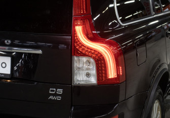 Подержанный автомобиль Volvo XC90 2014 года (22 фото)