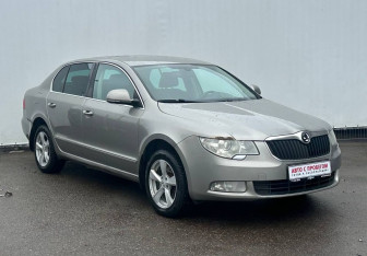 Подержанный автомобиль Skoda Superb Liftback 2010 года (3 фото)