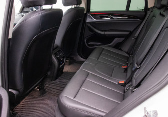 Подержанный автомобиль BMW X3 2020 года (11 фото)