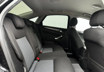 Подержанный автомобиль Ford Mondeo Sedan 2012 года (11 фото)