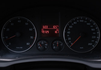 Подержанный автомобиль Volkswagen Jetta Sedan 2007 года (12 фото)