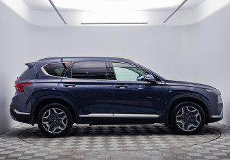 Подержанный автомобиль Hyundai Santa Fe 2021 года (6 фото)