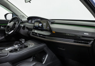 Подержанный автомобиль Changan UNI-K 2022 года (9 фото)