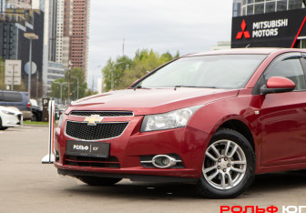 Подержанный автомобиль Chevrolet Cruze Sedan 2011 года (17 фото)