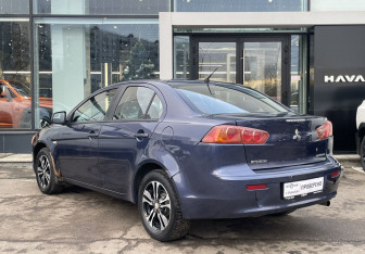 Подержанный автомобиль Mitsubishi Lancer Sedan 2008 года (7 фото)