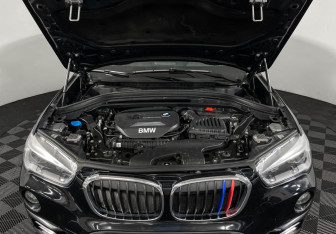 Подержанный автомобиль BMW X1 2017 года (9 фото)