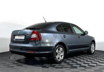 Подержанный автомобиль Skoda Octavia Liftback 2013 года (5 фото)