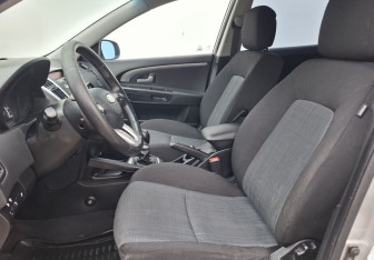 Подержанный автомобиль Kia Ceed Wagon 2010 года (10 фото)