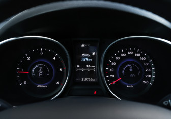 Подержанный автомобиль Hyundai Santa Fe 2012 года (13 фото)