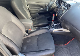 Подержанный автомобиль Mitsubishi ASX 2013 года (9 фото)