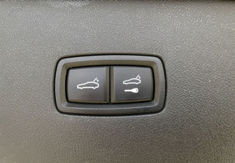 Подержанный автомобиль Porsche Cayenne 2019 года (23 фото)