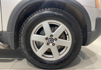 Подержанный автомобиль Volvo XC90 2004 года (19 фото)