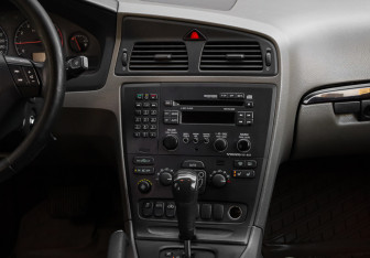 Подержанный автомобиль Volvo S60 2002 года (12 фото)