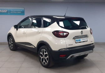 Подержанный автомобиль Renault Kaptur 2019 года (7 фото)
