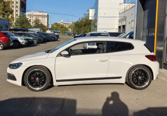 Подержанный автомобиль Volkswagen Scirocco 2011 года (8 фото)