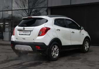 Подержанный автомобиль Opel Mokka 2013 года (5 фото)