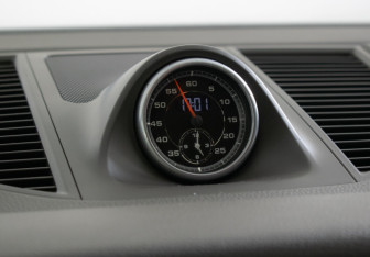 Подержанный автомобиль Porsche Macan 2018 года (16 фото)