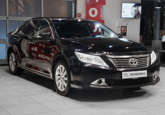 Подержанный автомобиль Toyota Camry Sedan 2013 года (3 фото)