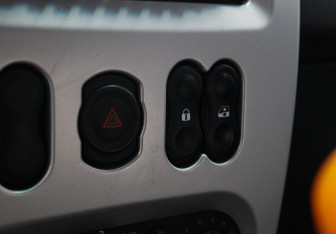 Подержанный автомобиль Renault Sandero 2012 года (14 фото)