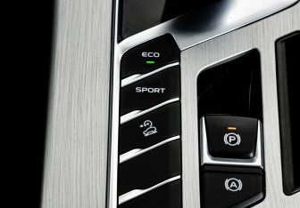 Подержанный автомобиль Geely Coolray 2021 года (13 фото)