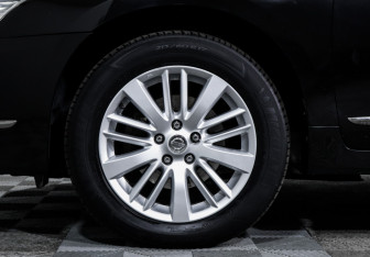 Подержанный автомобиль Nissan Teana 2012 года (15 фото)