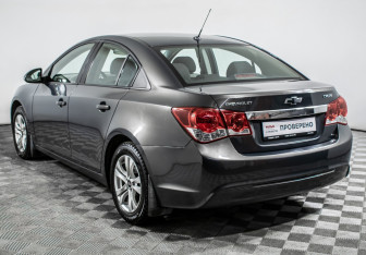 Подержанный автомобиль Chevrolet Cruze Sedan 2014 года (7 фото)