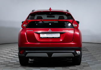 Подержанный автомобиль Mitsubishi Eclipse Cross 2018 года (6 фото)
