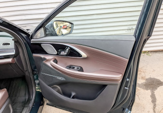 Подержанный автомобиль Exeed TXL 2023 года (25 фото)