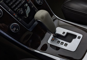 Подержанный автомобиль Volvo XC70 2011 года (27 фото)