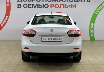 Подержанный автомобиль Renault Fluence 2014 года (5 фото)